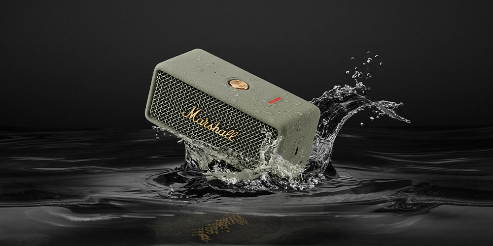 Marshall Emberton III in Sage und Willen II – leistungsstarke, tragbare Bluetooth Lautsprecher mit 360°-Sound, langer Akkulaufzeit und IP67-Schutz. Jetzt in limitierter Edition exklusiv erhältlich!"
