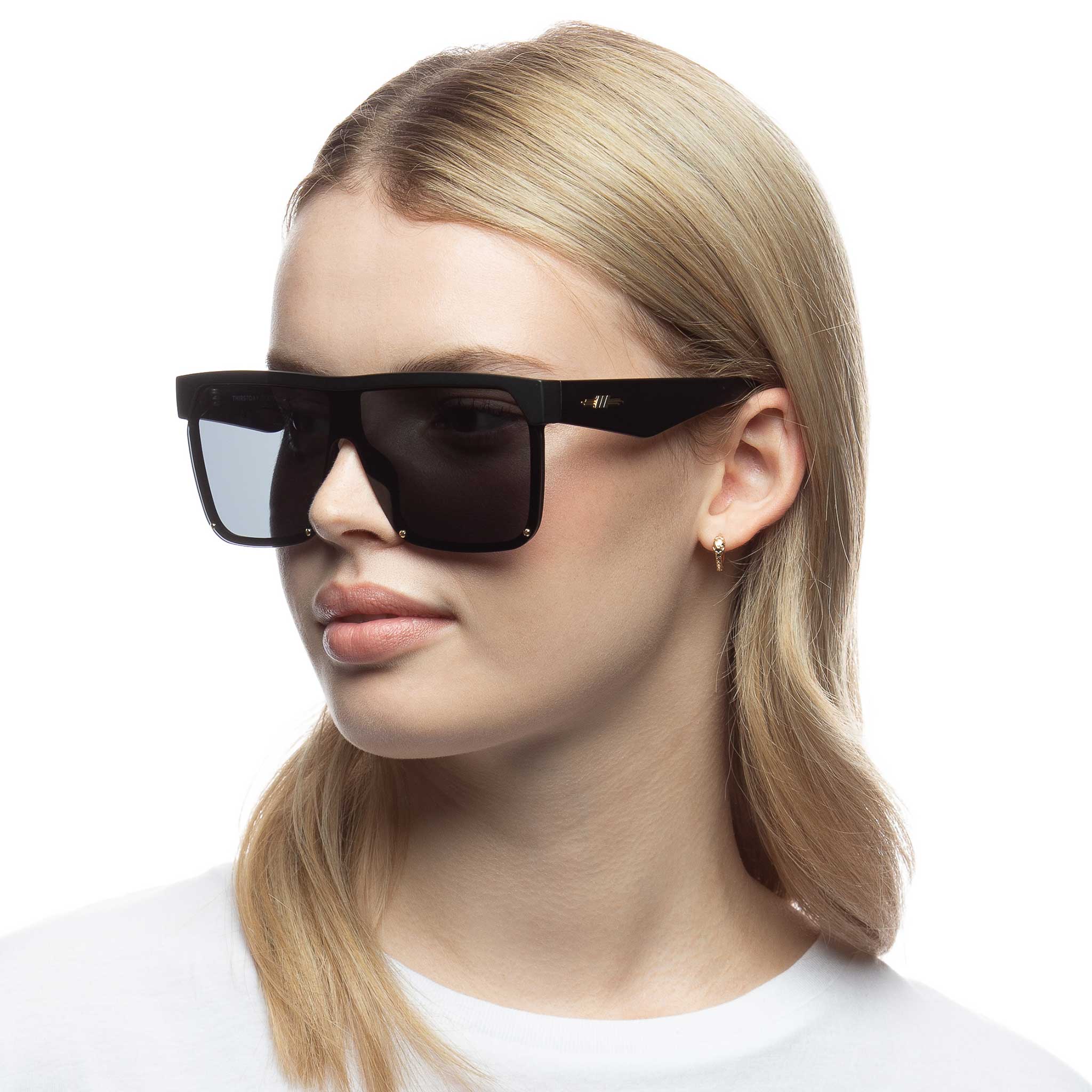 #color_MATTE BLACK-SMOKE MONO