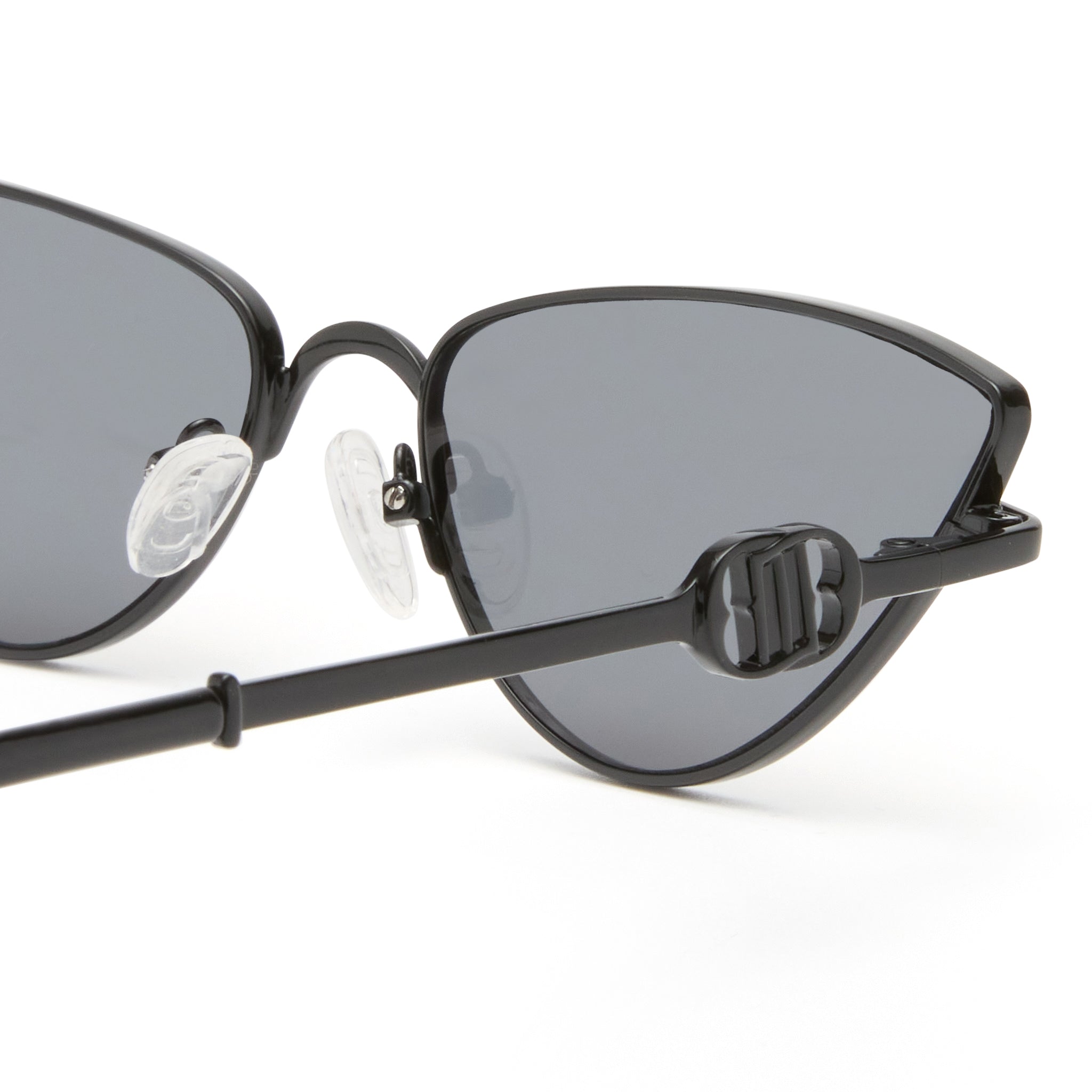 #color_SATIN BLACK-SMOKE MONO W GOLD FLASH